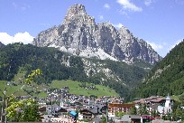 Scenery and Lodging in Italian Alps Scenery and Lodging in Italian Alps